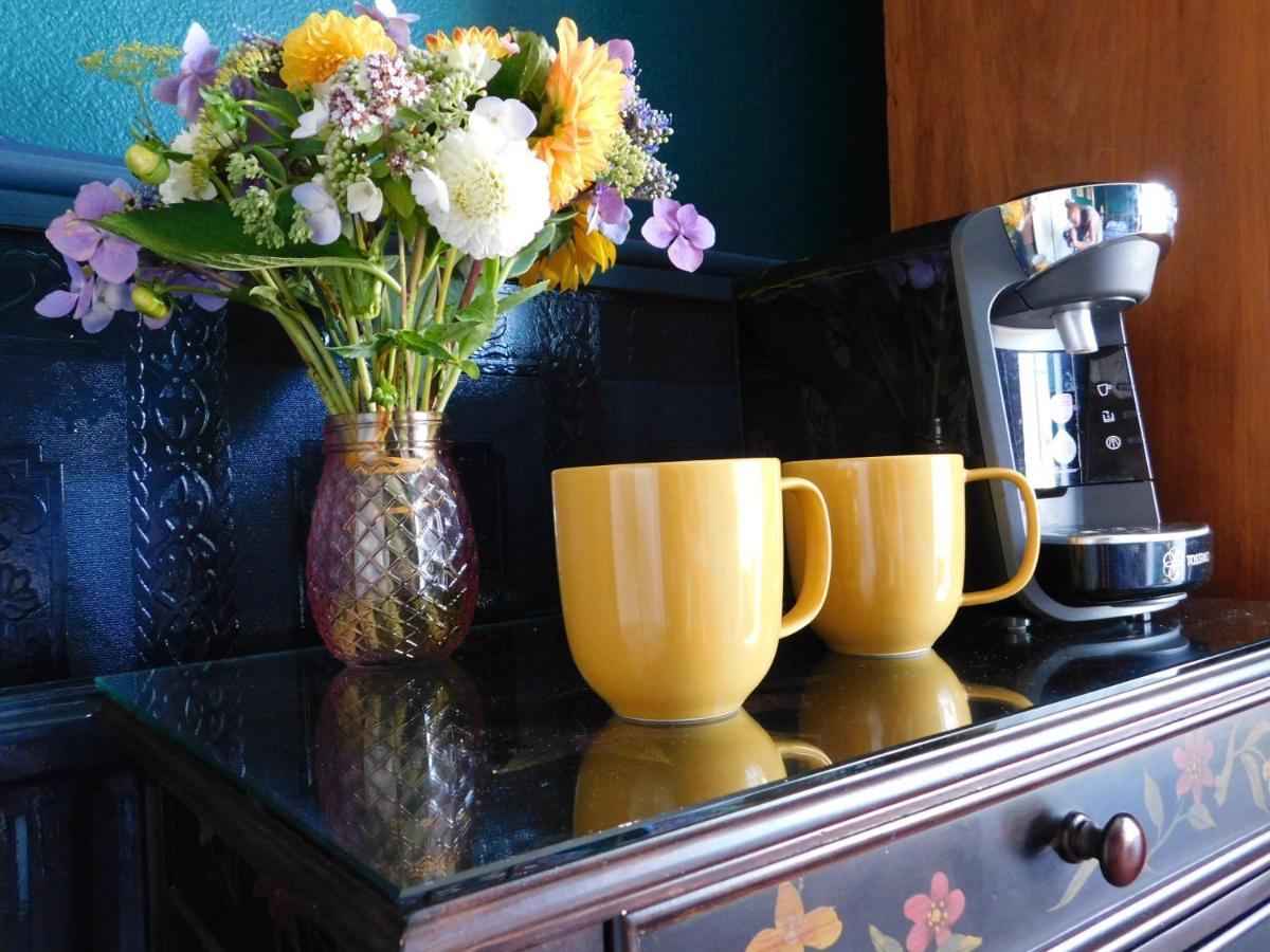 The Bear Bread Bakery B&B, Ensuite Rooms Above The Bakery, Colyton エクステリア 写真