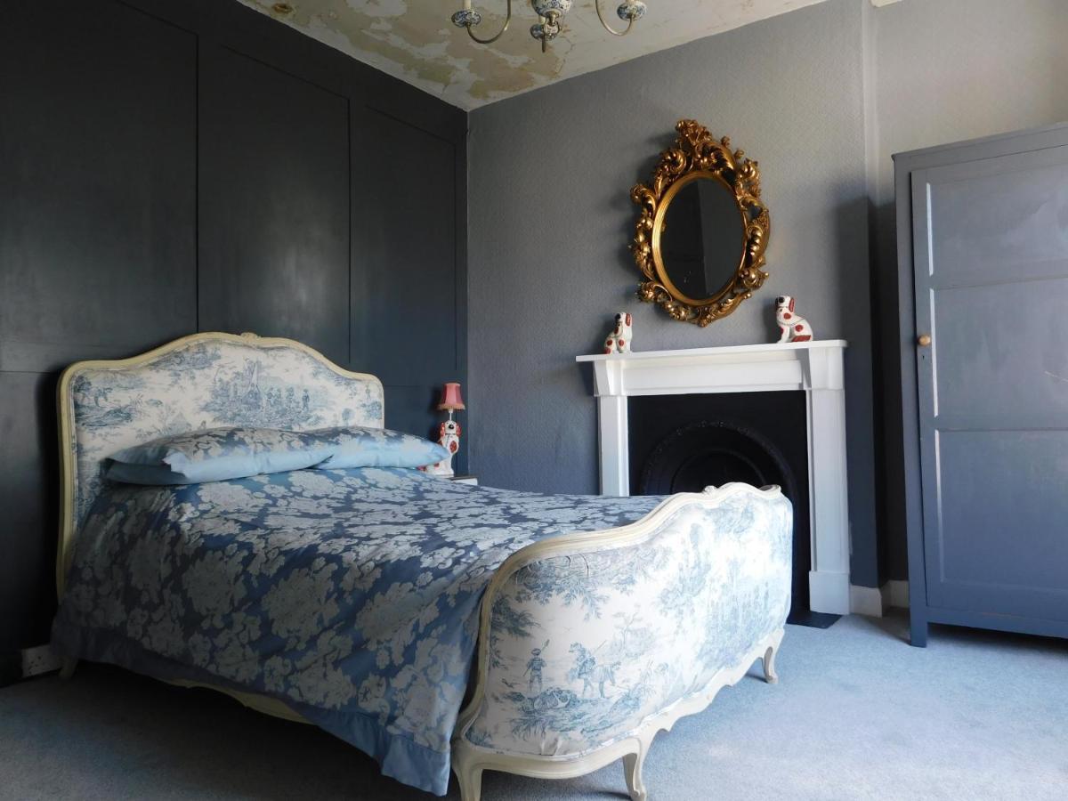 The Bear Bread Bakery B&B, Ensuite Rooms Above The Bakery, Colyton エクステリア 写真