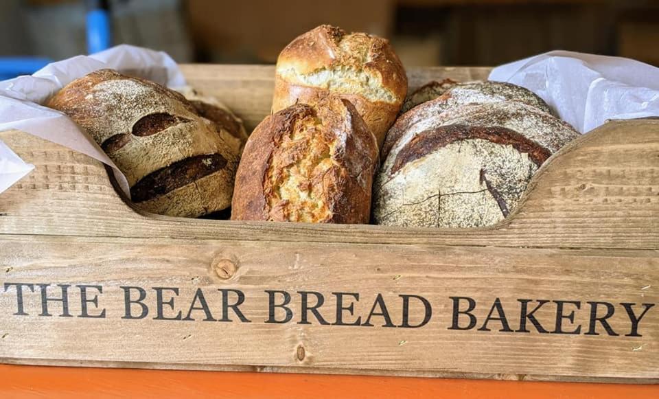 The Bear Bread Bakery B&B, Ensuite Rooms Above The Bakery, Colyton エクステリア 写真