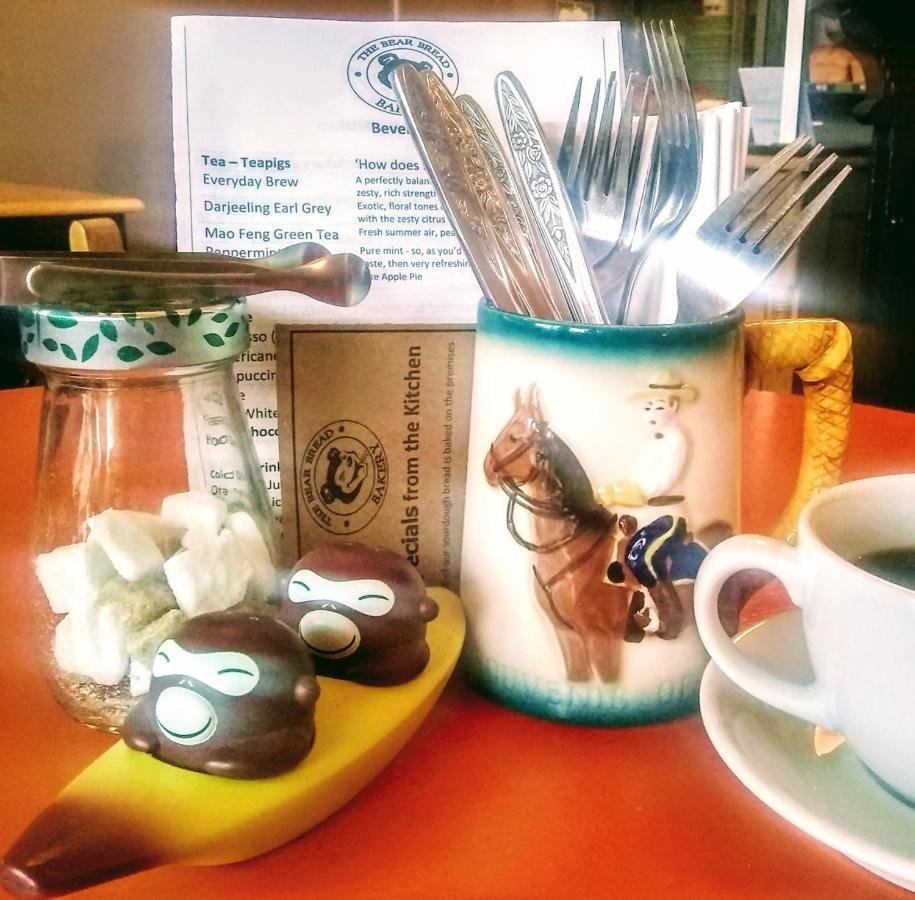 The Bear Bread Bakery B&B, Ensuite Rooms Above The Bakery, Colyton エクステリア 写真