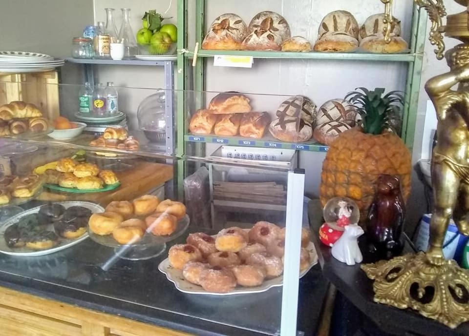 The Bear Bread Bakery B&B, Ensuite Rooms Above The Bakery, Colyton エクステリア 写真