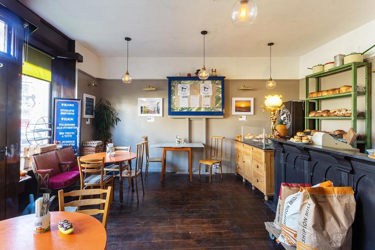 The Bear Bread Bakery B&B, Ensuite Rooms Above The Bakery, Colyton エクステリア 写真
