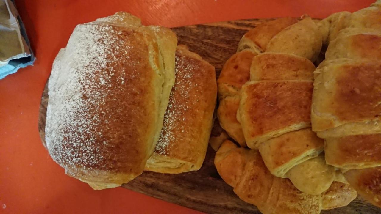 The Bear Bread Bakery B&B, Ensuite Rooms Above The Bakery, Colyton エクステリア 写真