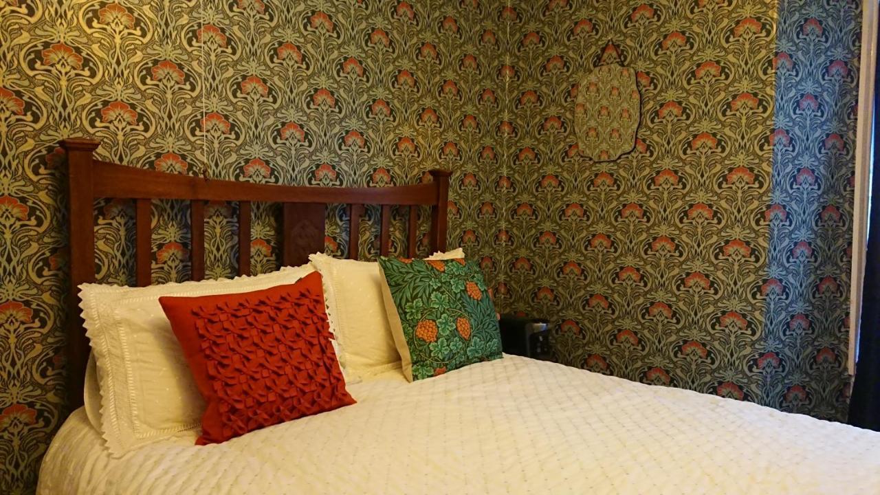 The Bear Bread Bakery B&B, Ensuite Rooms Above The Bakery, Colyton エクステリア 写真