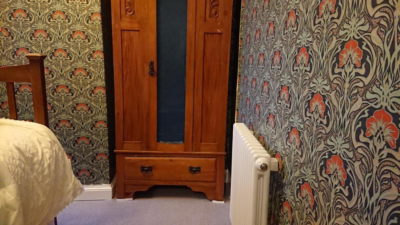 The Bear Bread Bakery B&B, Ensuite Rooms Above The Bakery, Colyton エクステリア 写真